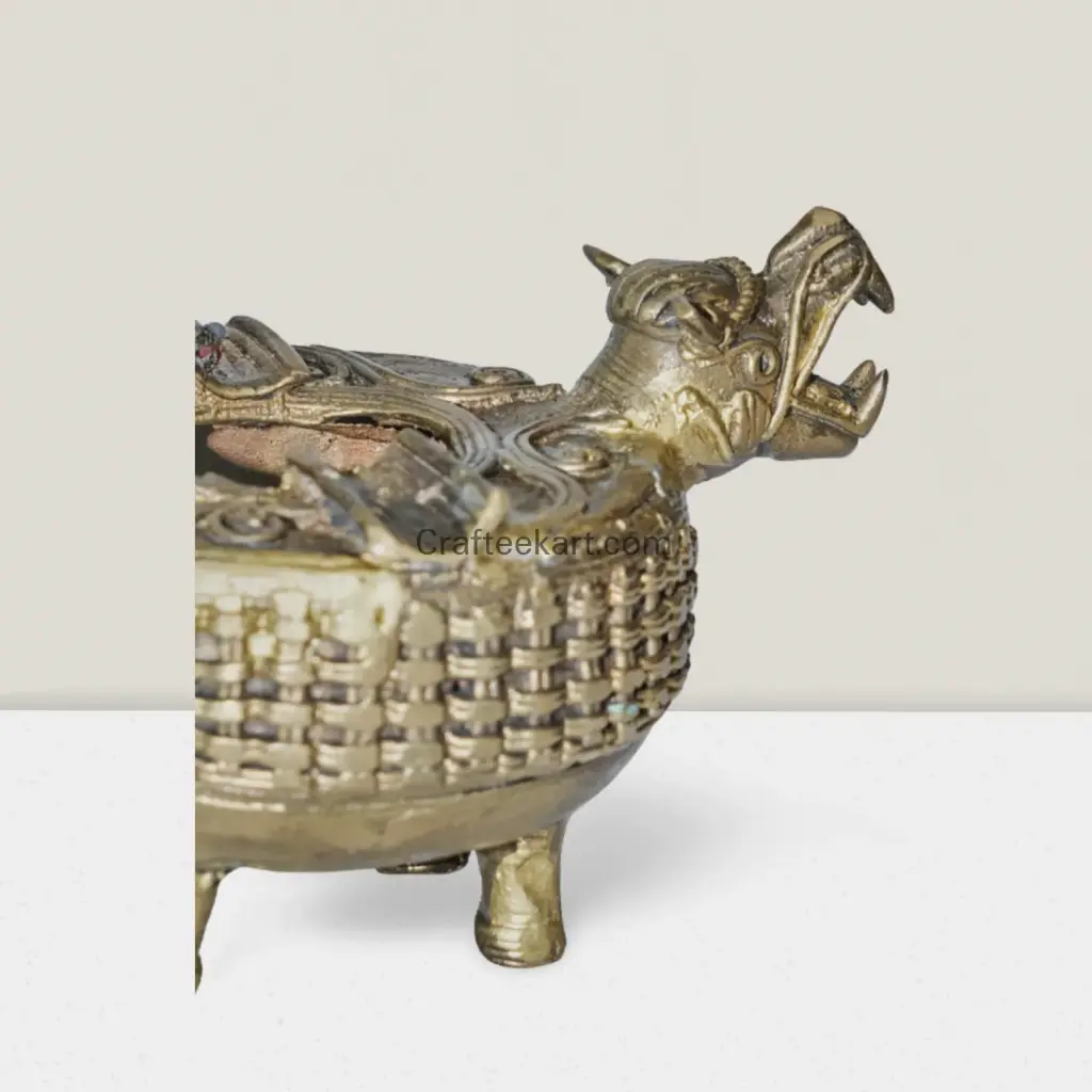 Dokra ashtray  table top front close R_result.webp
