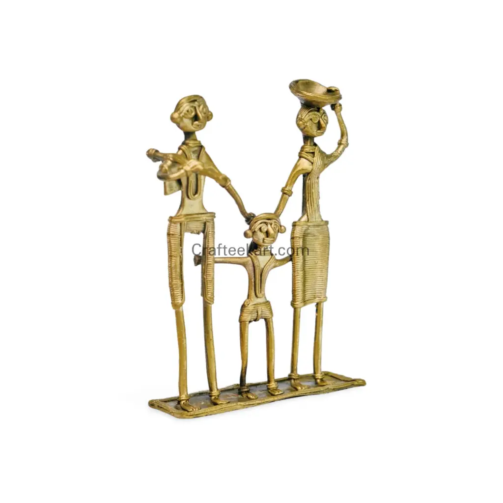 Dokra bronze tibal famaly top side L wb_result.webp