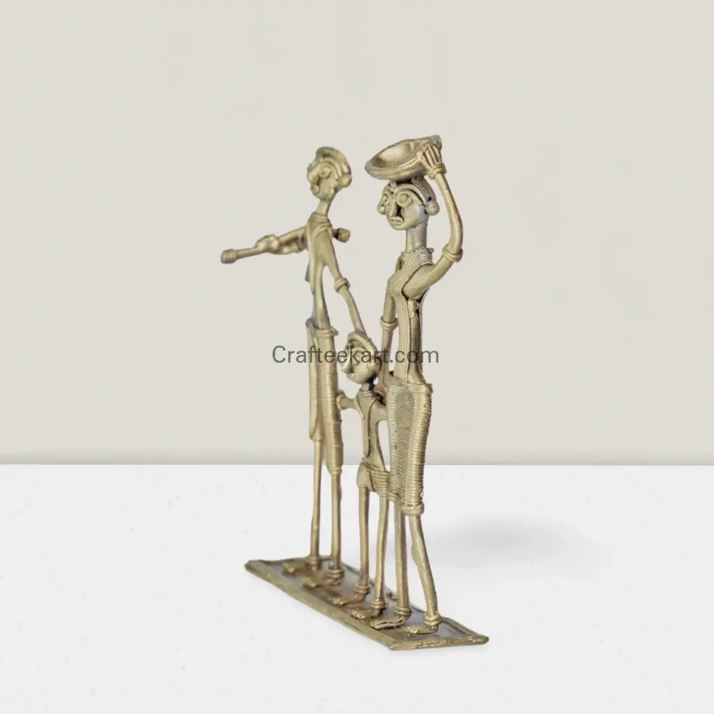 Dokra bronze tibal famaly top side R_result.webp