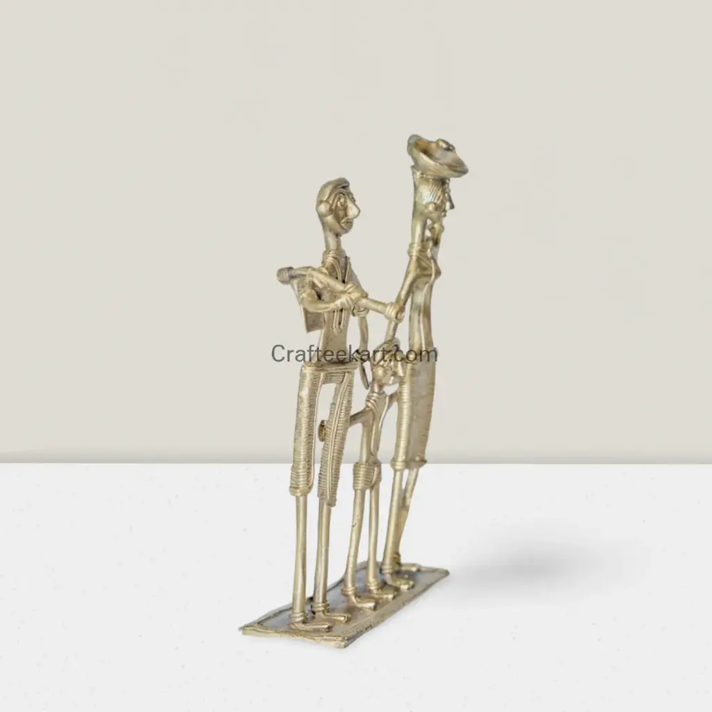 Dokra bronze tibal famaly top side L_result.webp