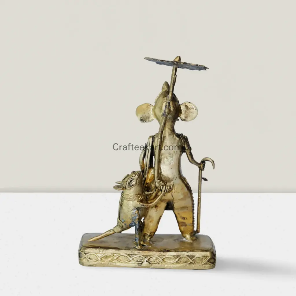 Dokra Ganesh with umbrella back_result.webp